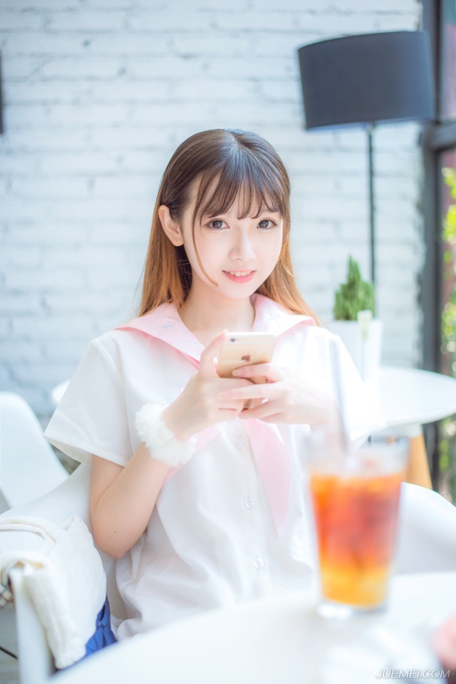 师兄妹恋，大概就是感觉多了一个爸爸疼爱自己那样，一直被他宠爱着照顾着。